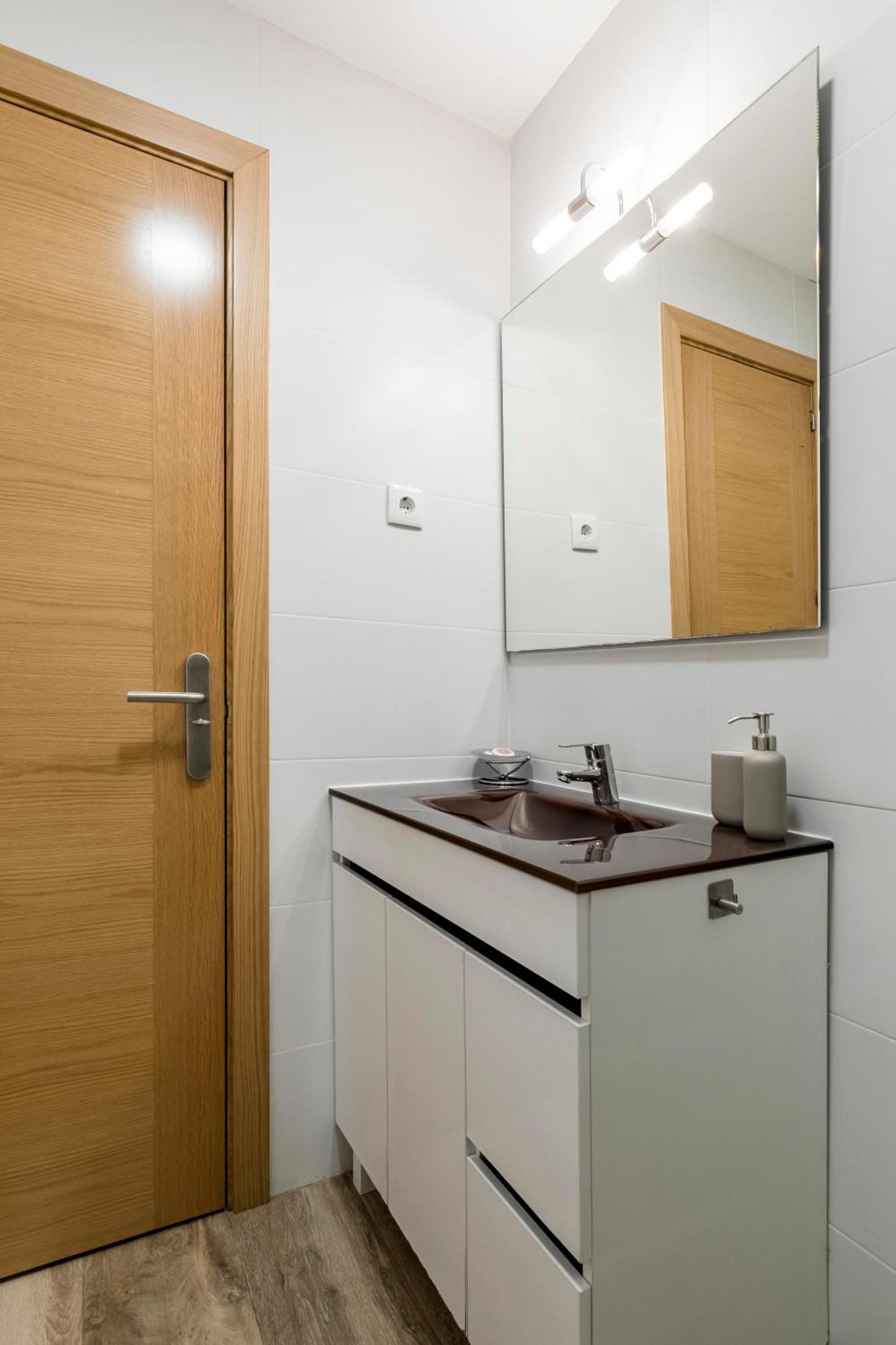 Charming Madrid Numancia Apartment Ngoại thất bức ảnh